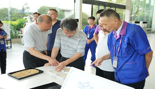 Cục An toàn Lưu trữ và Công nghệ thuộc Cục Dự trữ Chiến lược và Lương thực Quốc gia đến thăm và làm việc tại Công ty Quang điện tử Jiexun